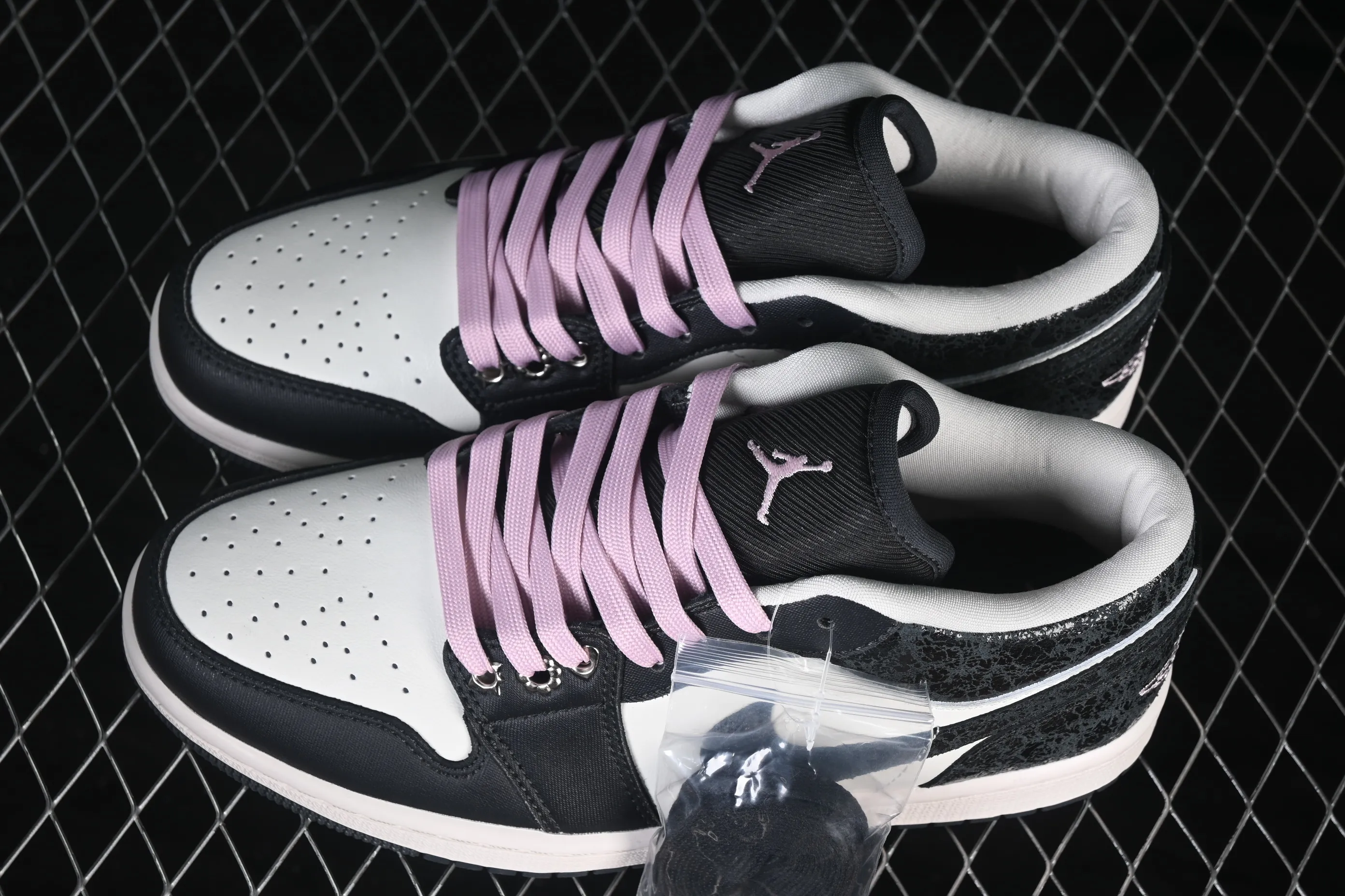 All categories Air Jordan Jordan series basketball shoes Air Jordan 1 Low Air Jordan 1 Low AJ1 Joe 1 burst pattern black and white low-top retro culture basketball shoes II0595-001